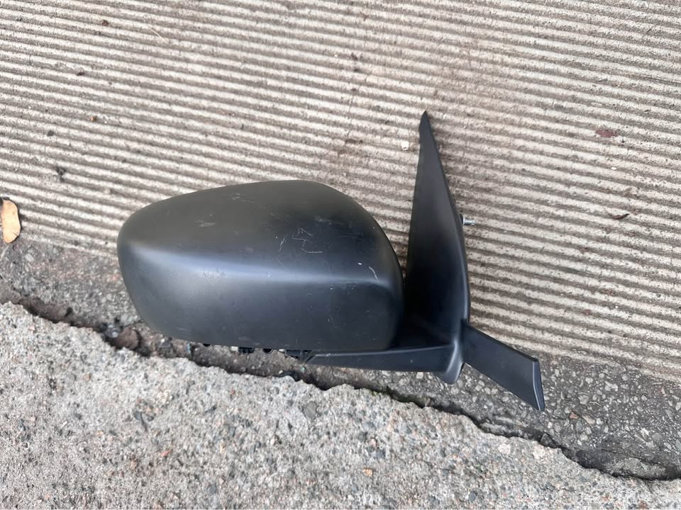 Suzuki swift right side mirror - Private Seller Suzuki swift right side mirror - Private Seller