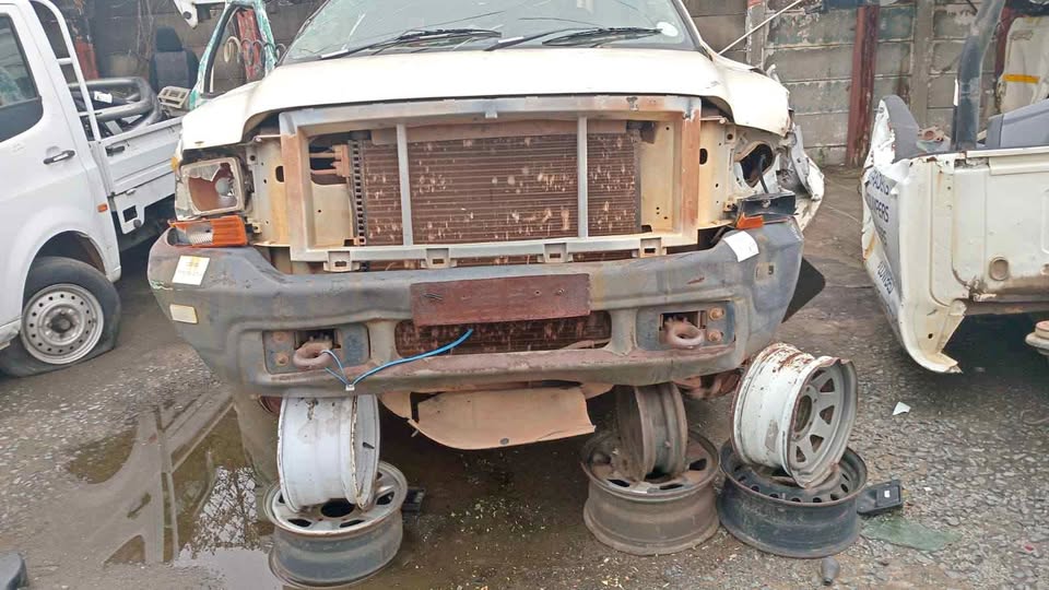 Ford f250 bakkie stripping spares - Private Seller Ford f250 bakkie stripping spares - Private Seller