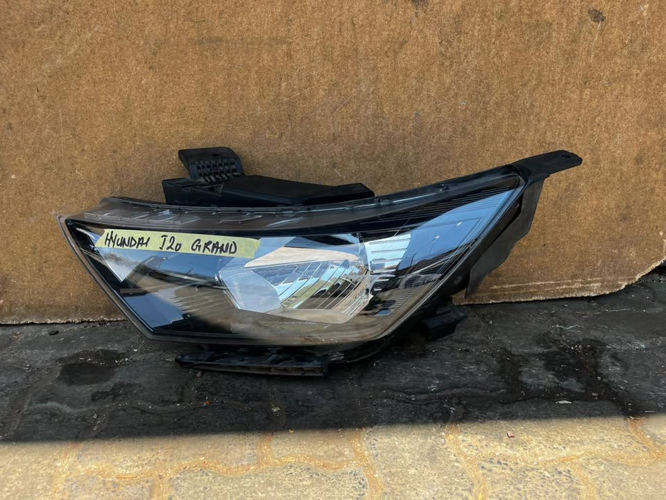 Hyundai i20 Grand Headlight - Private Seller Hyundai i20 Grand Headlight - Private Seller