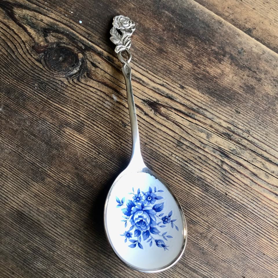 Elegant Silver-Plated Tablespoon with Porcelain Insert – Blue Floral Design & Rose Detail on Stem