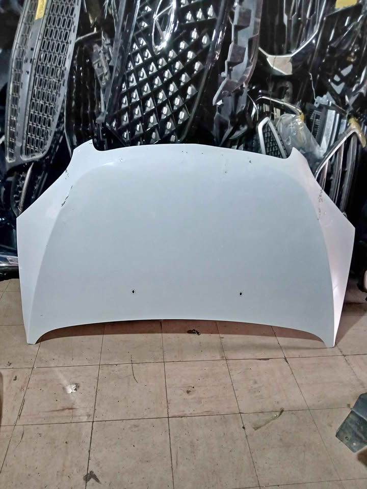 Chevrolet Orlando bonnet - Private Seller Chevrolet Orlando bonnet - Private Seller