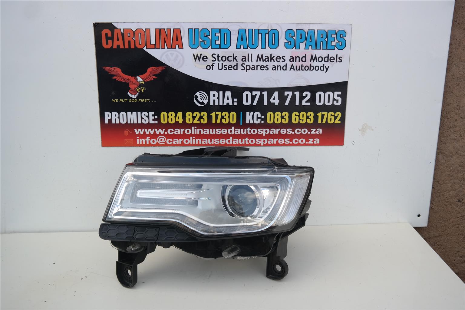 Jeep Cherokee left side xenon headlight - Private Seller Jeep Cherokee left side xenon headlight - Private Seller