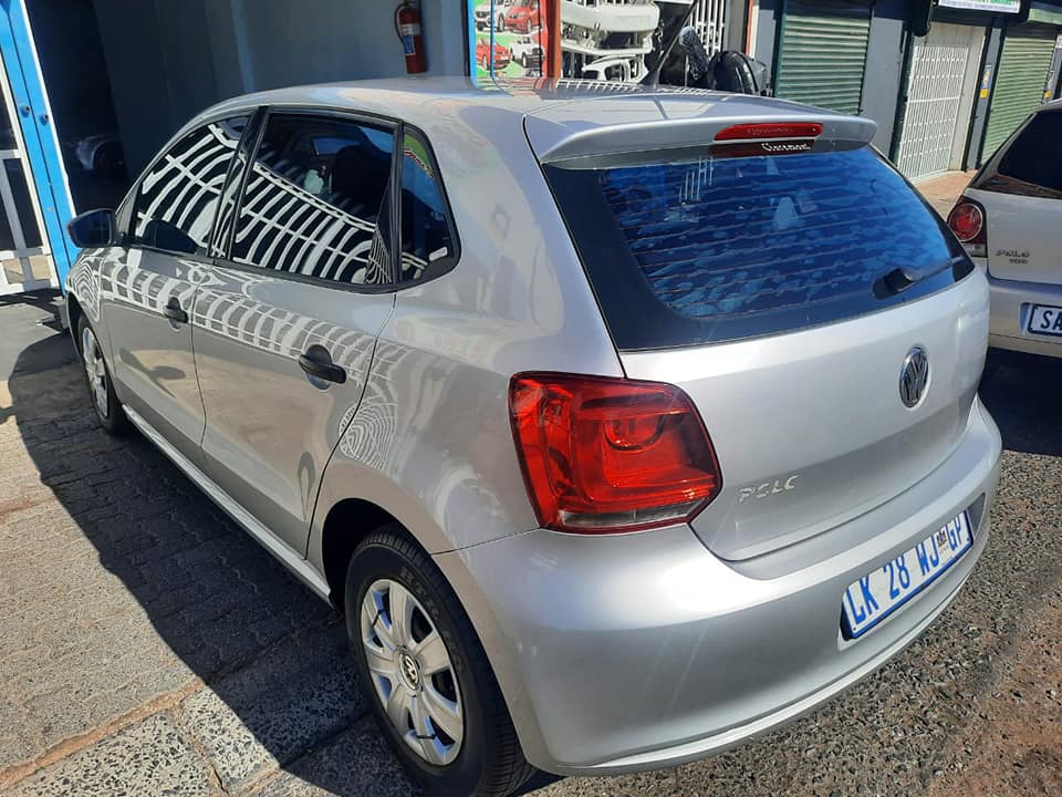 2012 Volkswagen polo 6 1.6 Comfortline Hatchback with a Nice interior seat