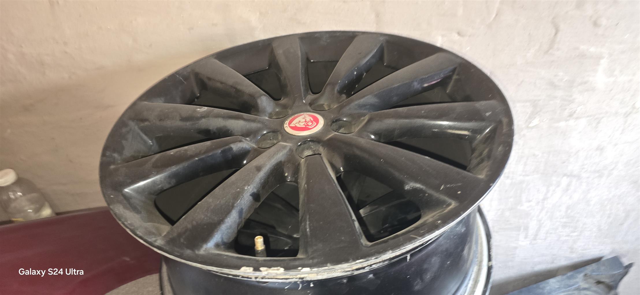 Jaguar OEM Rims 15s, 16s, 17s, 18s, 19s, 20s, 21s, 22s Different styles availa - Private Seller