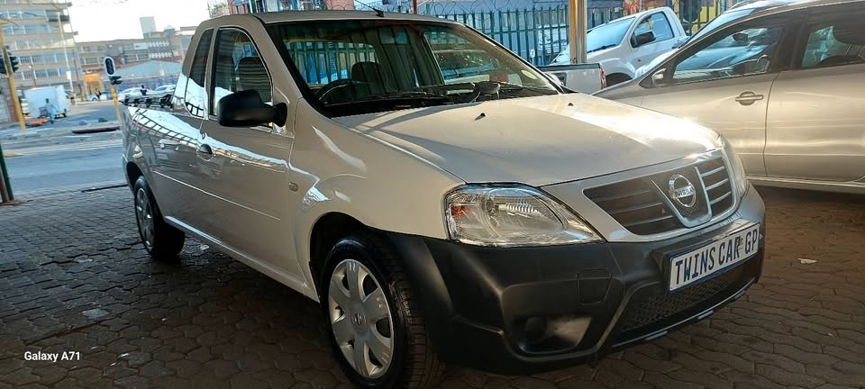 Nissan Np200 1.6 Manual petrol
