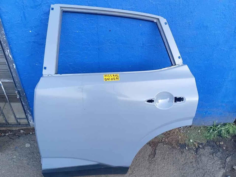 Nissan Qashqai Rear Door Leftside. Call or DM . - Private Seller Nissan Qashqai Rear Door Leftside. Call or DM . - Private Seller