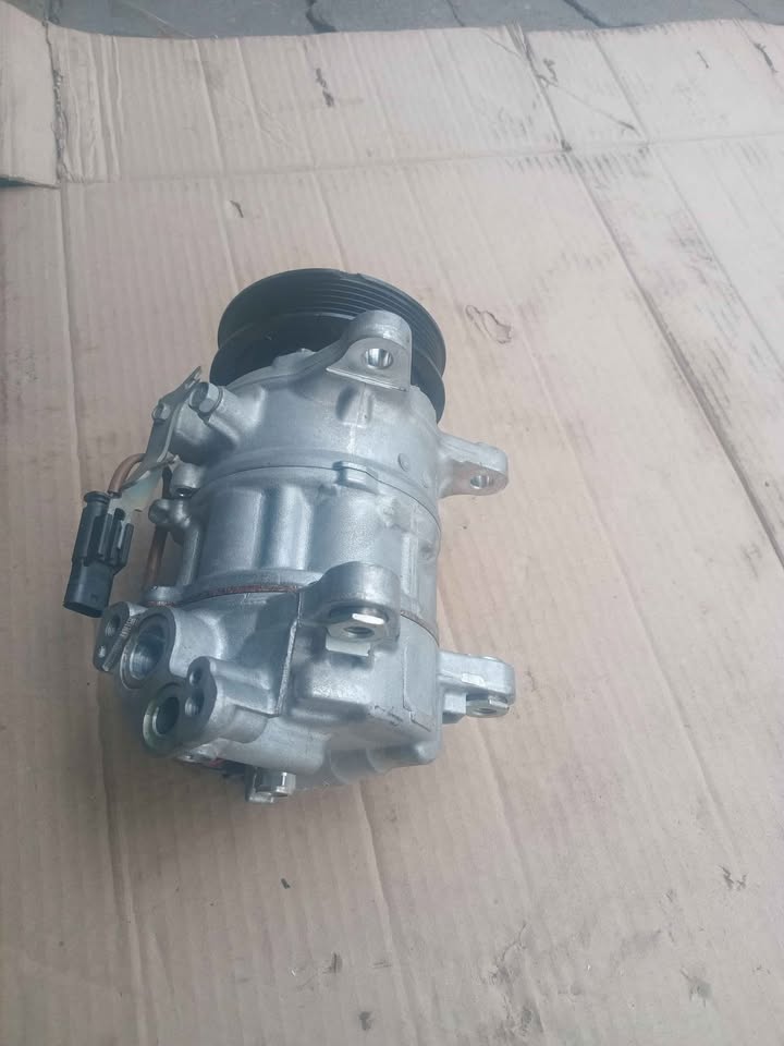 Original air conditioning compressor BMW G20 G21 G21 - Private Seller Original air conditioning compressor BMW G20 G21 G21 - Private Seller