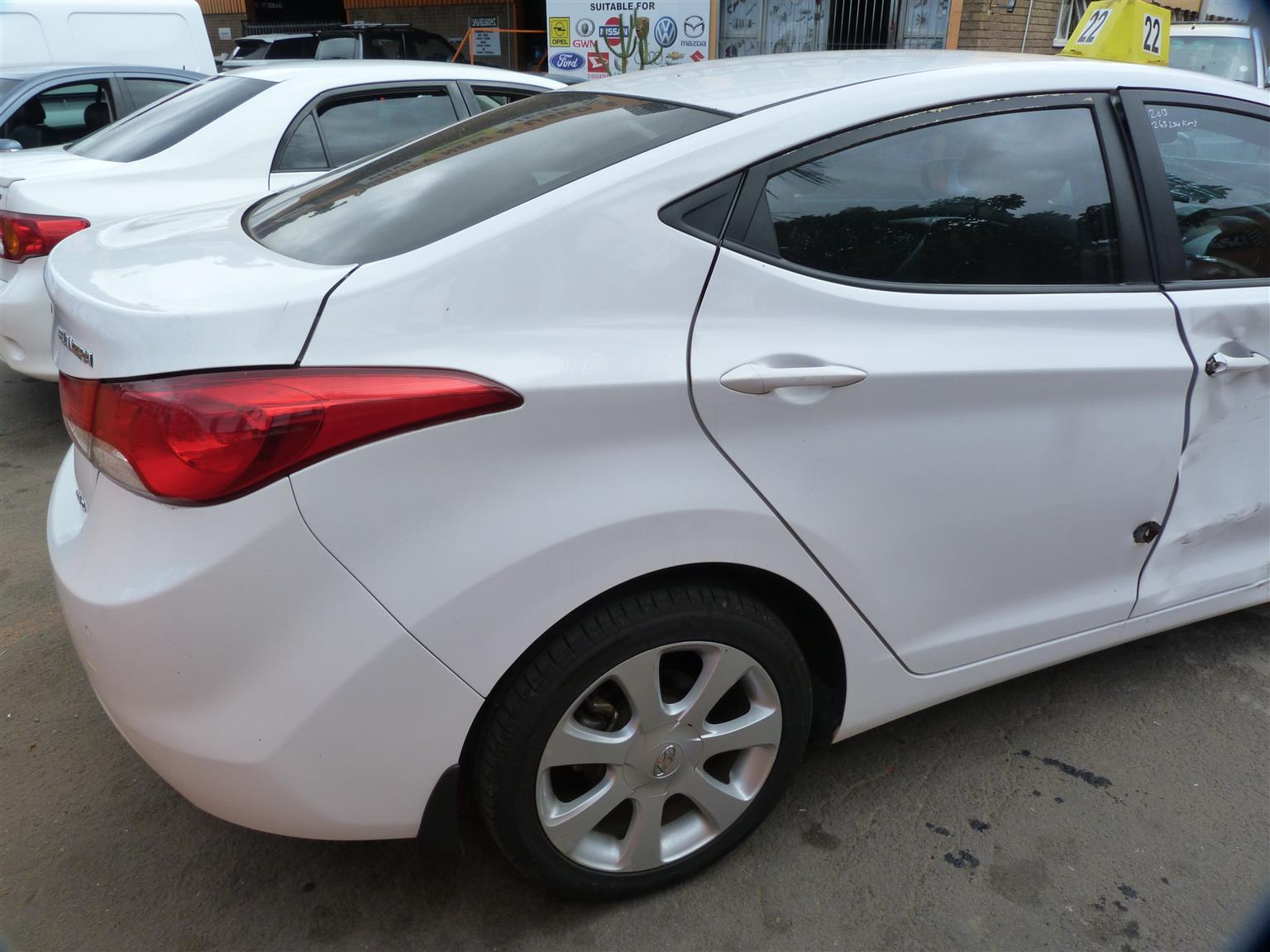 Hyundai Elantra 1.8 GLS AT - 2013 - Private Seller Hyundai Elantra 1.8 GLS AT - 2013 - Private Seller