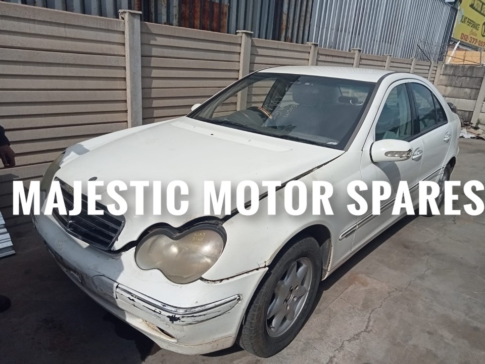 2001 Mercedes Benz W203 C200 kompressor Spares used - White - Private Seller 2001 Mercedes Benz W203 C200 kompressor Spares used - White - Private Seller