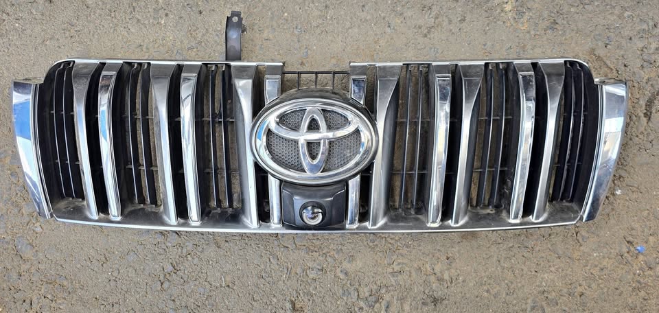 Toyota prado grille available - Private Seller Toyota prado grille available - Private Seller