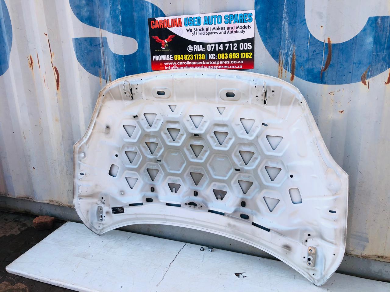 Volvo V40 bonnet (2012-2017) - Private Seller