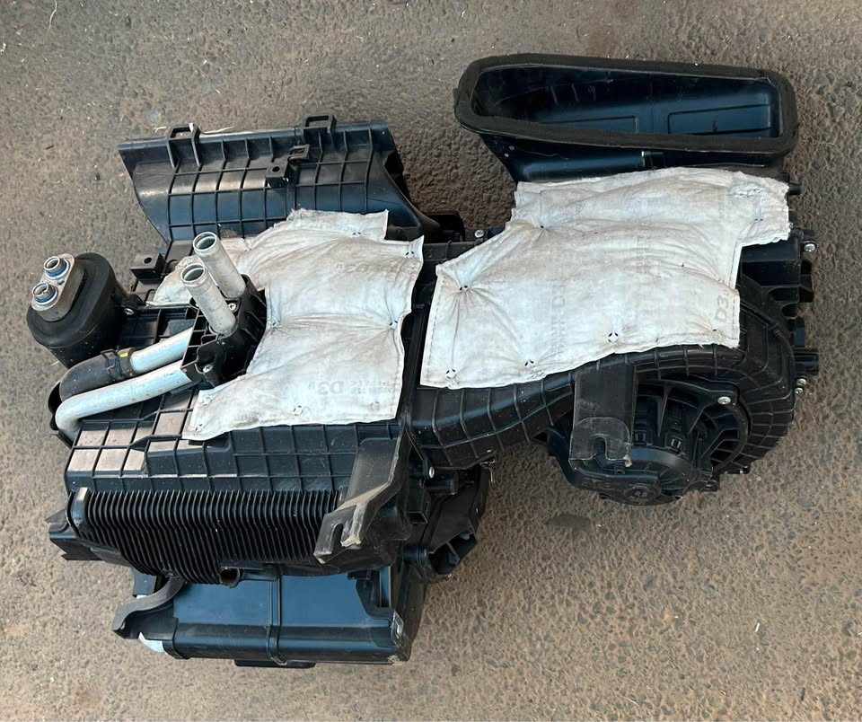 Hyundai Accent AC Fan Cab Box Available @Circle 7 Used Parts Call or WhatsApp - Private Seller