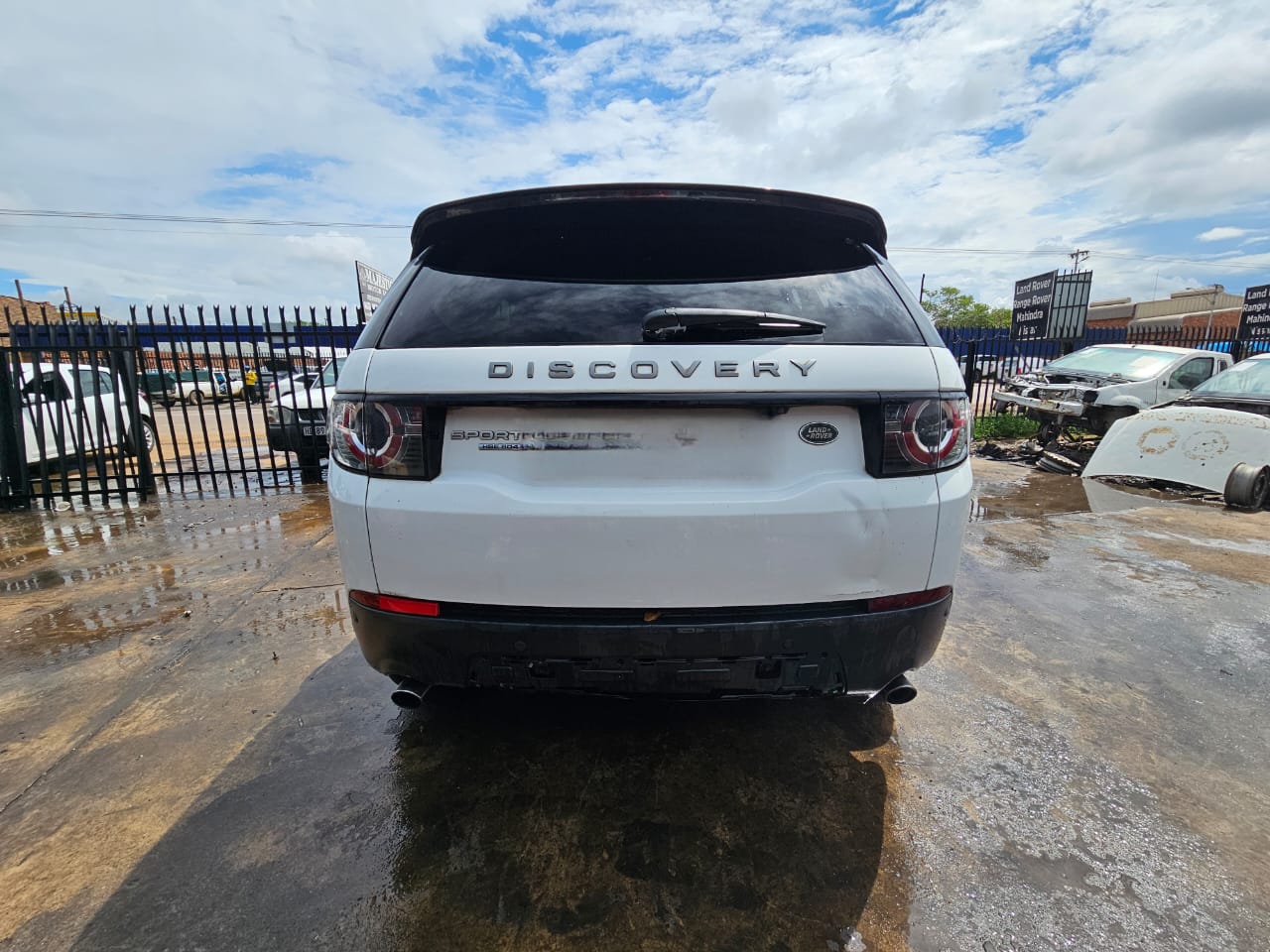 Land Rover Discovery Sport HSE SD4 2015 – Stripping for Spares!
