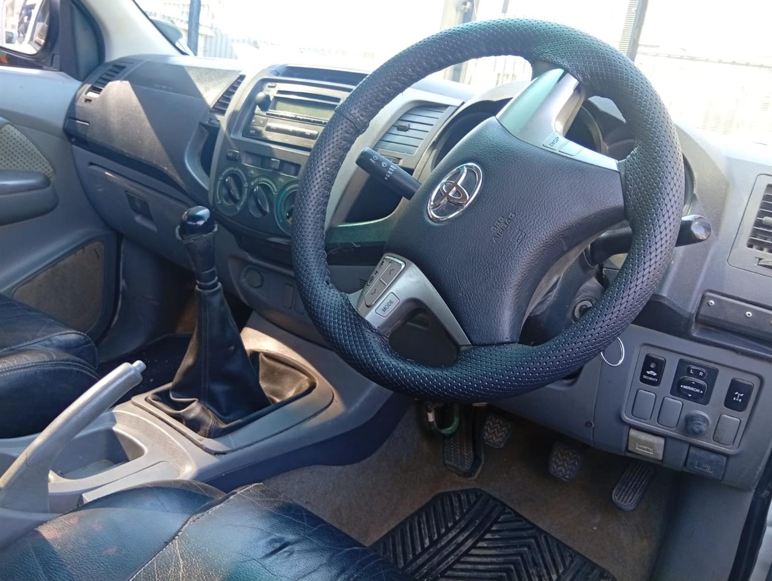 2011 Toyota Hilux 3.0 D4D High Raider SingleCab BOOT RAILINGSManual F
