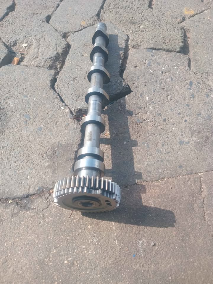 New VOLKSWAGEN TOUAREG CR7 Exhaust Camshaft EM - Private Seller