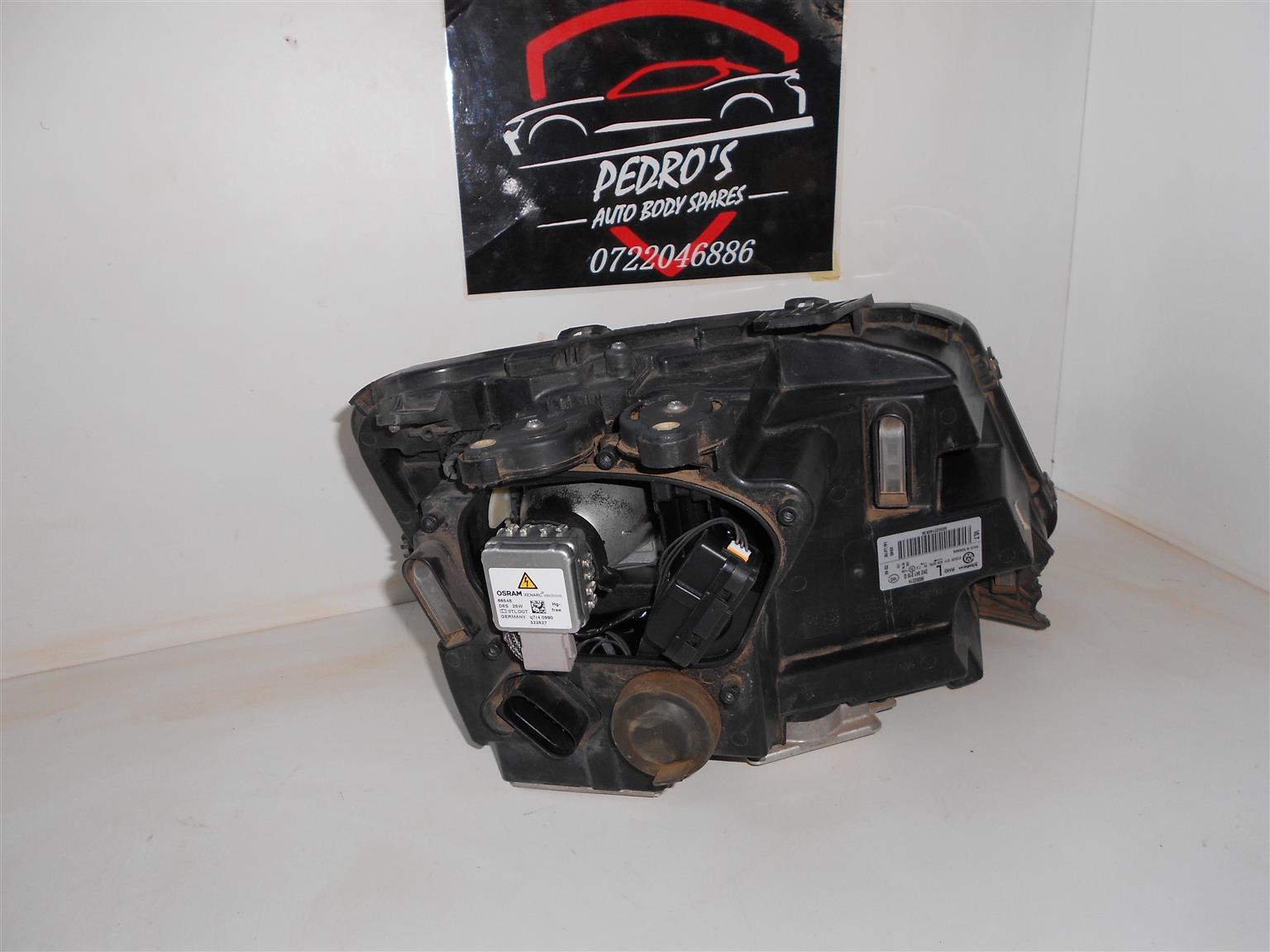 VW AMAROK Xenon Complete Headlights