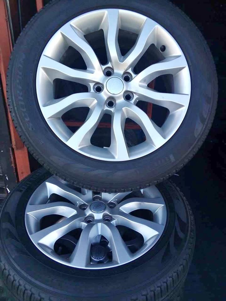 0EM set of Land rover 20inch mags with tyres available - Private Seller 0EM set of Land rover 20inch mags with tyres available - Private Seller