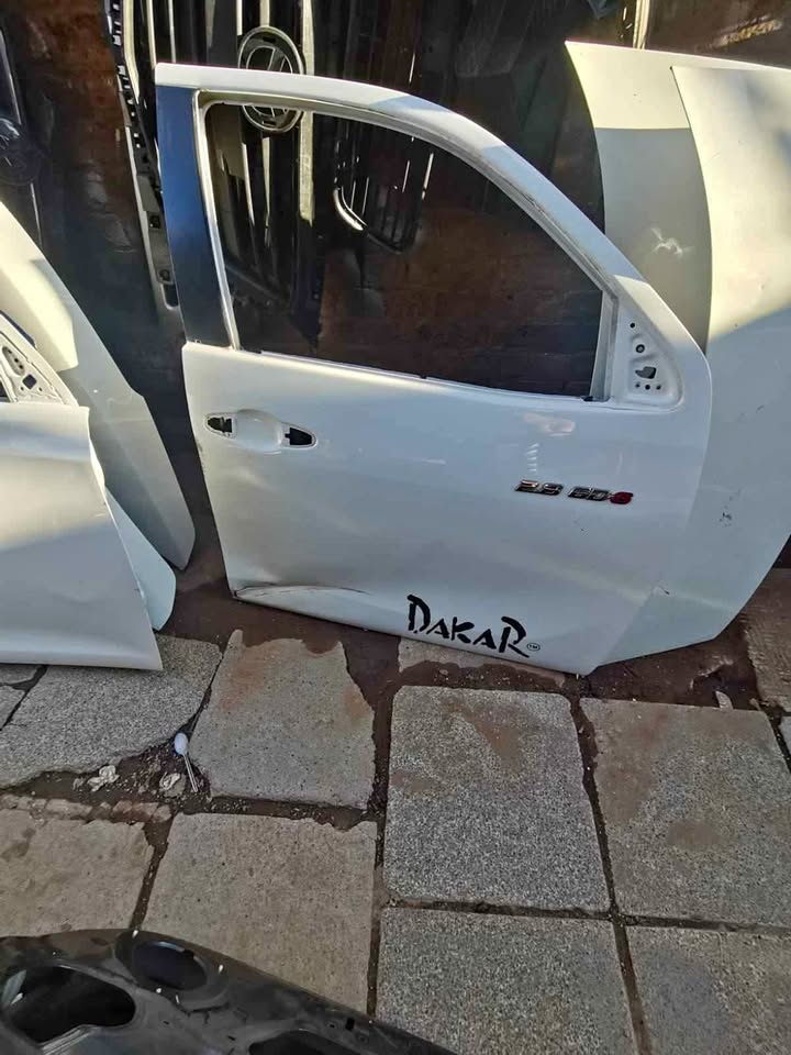 Toyota Hilux GD6 Right Front Door Double Cab Used Auto Body Spare Parts - Private Seller Toyota Hilux GD6 Right Front Door Double Cab Used Auto Body Spare Parts - Private Seller