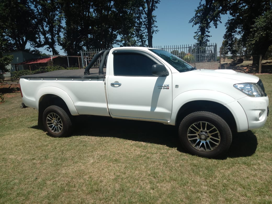 Used 2009 Toyota Hilux 3.0D-4D Raider - Private Seller
