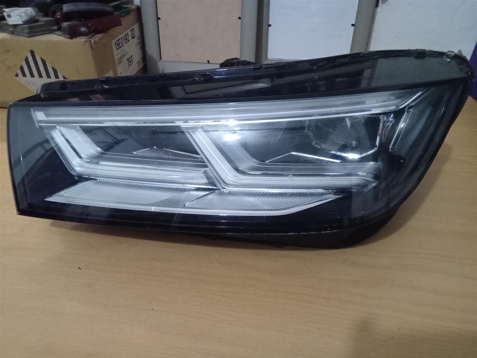 2018-2020 Audi Q5 Headlight - Private Seller 2018-2020 Audi Q5 Headlight - Private Seller