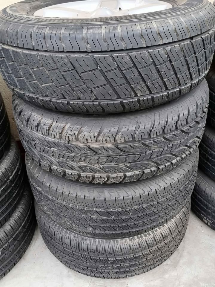 Isuzu 17(With Used Tyres) - Private Seller