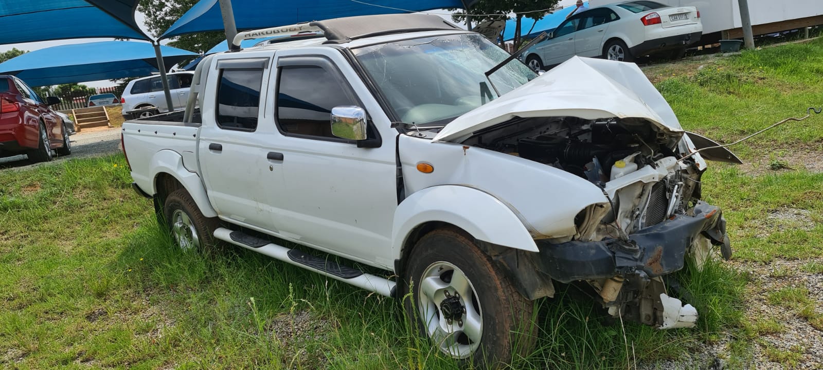 Nissan NP300 2010 Model with  KA24 Engine and 4x4 Manual Gearbox - Private Seller
