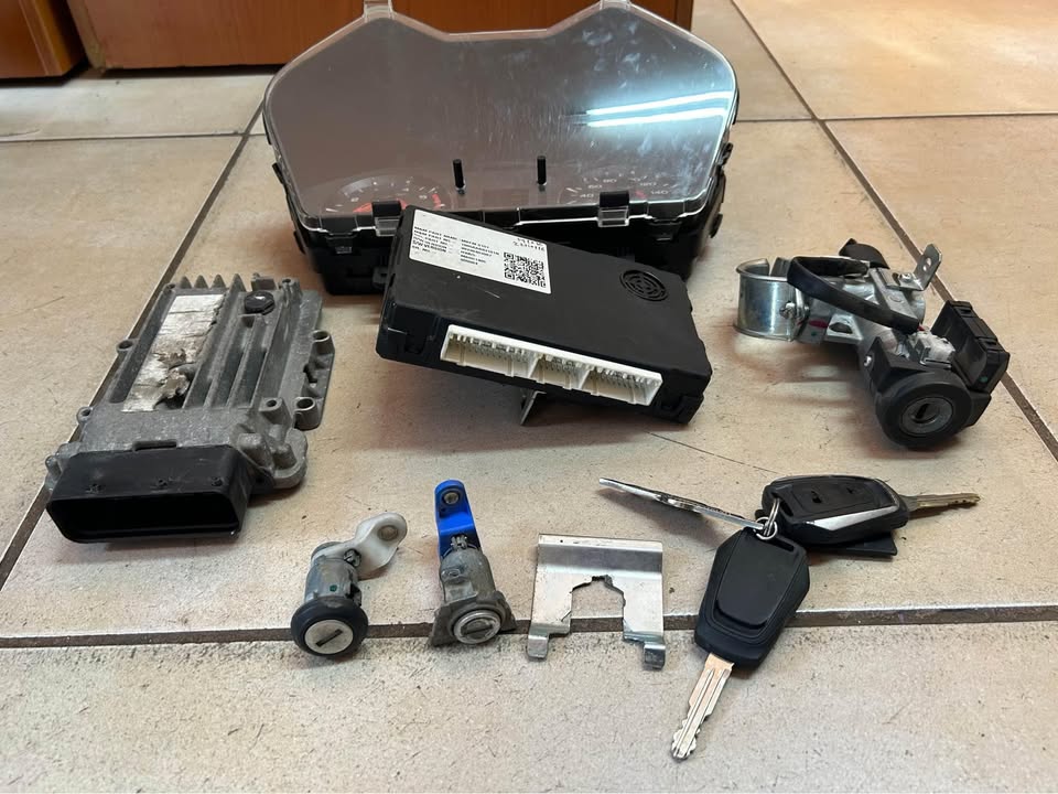 Mahindra KUV 100 Lockset Available @Circle 7 Used Parts Call or WhatsApp - Private Seller Mahindra KUV 100 Lockset Available @Circle 7 Used Parts Call or WhatsApp - Private Seller