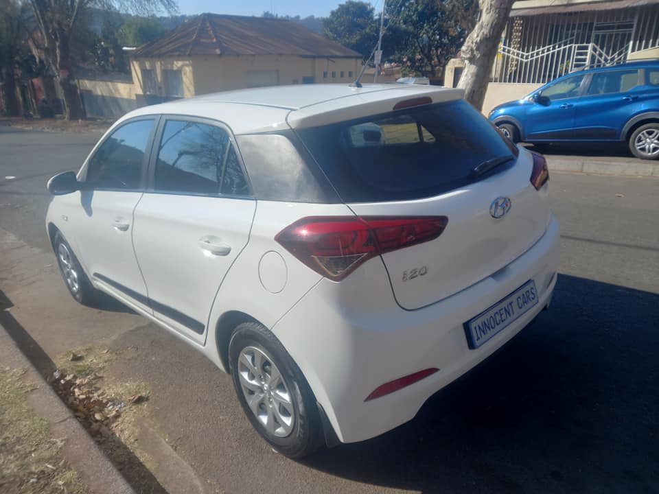 2017 HYUNDAI i20 HATCHBACK 1.2 ENGINE PETROL, MANUAL,  MILEAGE