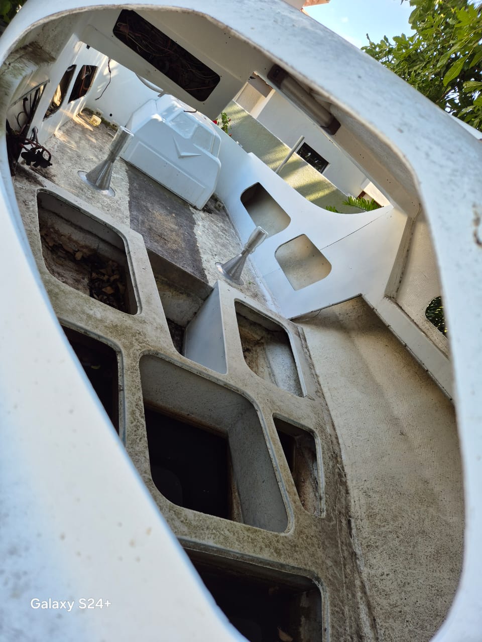 21 VT Vagabond Boat
