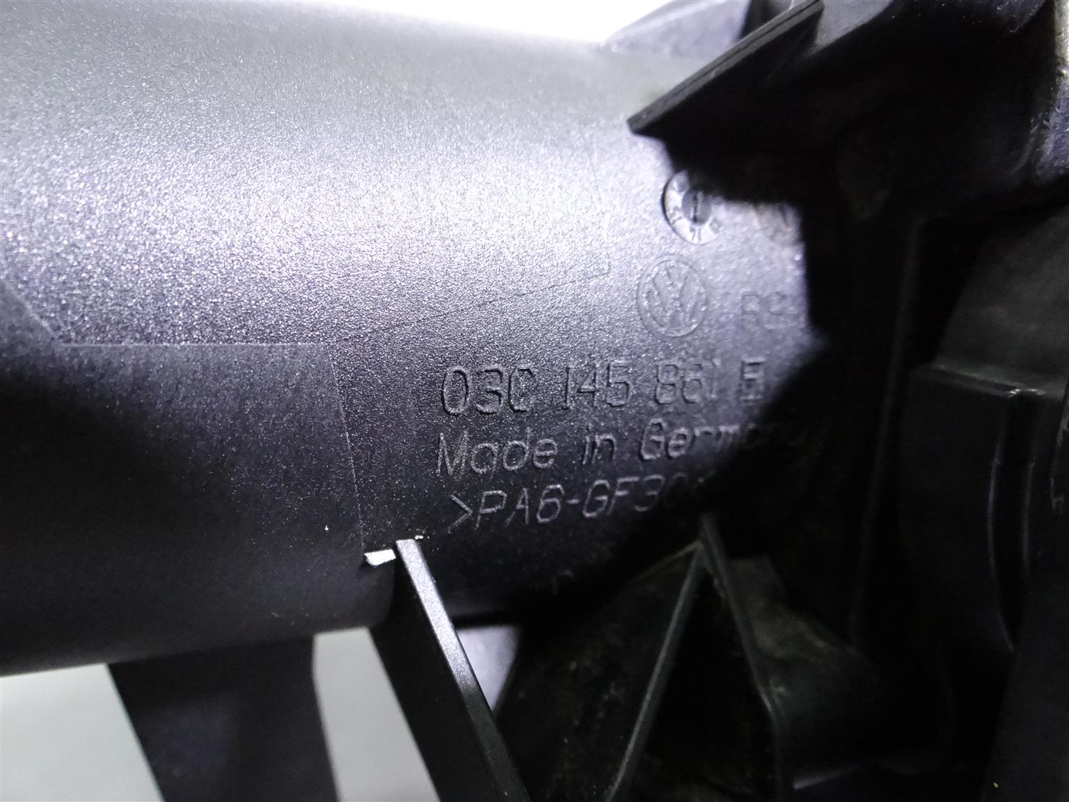 VW 1.4 TSI Air Filter connecting parts