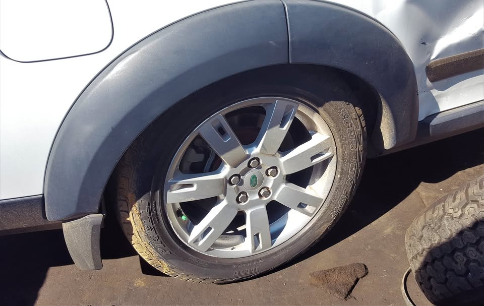 Land Rover Discovery 4 - Breaking for parts - Private Seller Land Rover Discovery 4 - Breaking for parts - Private Seller