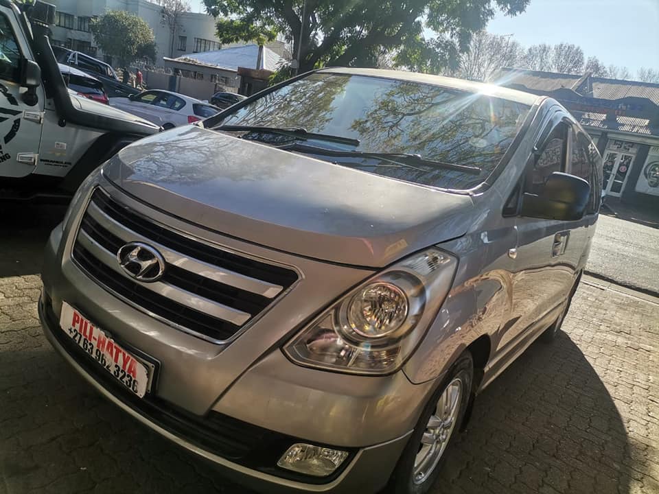 2017 HYUNDAI H1 2.5 CRDI 9 SEATER AUTOMATIC