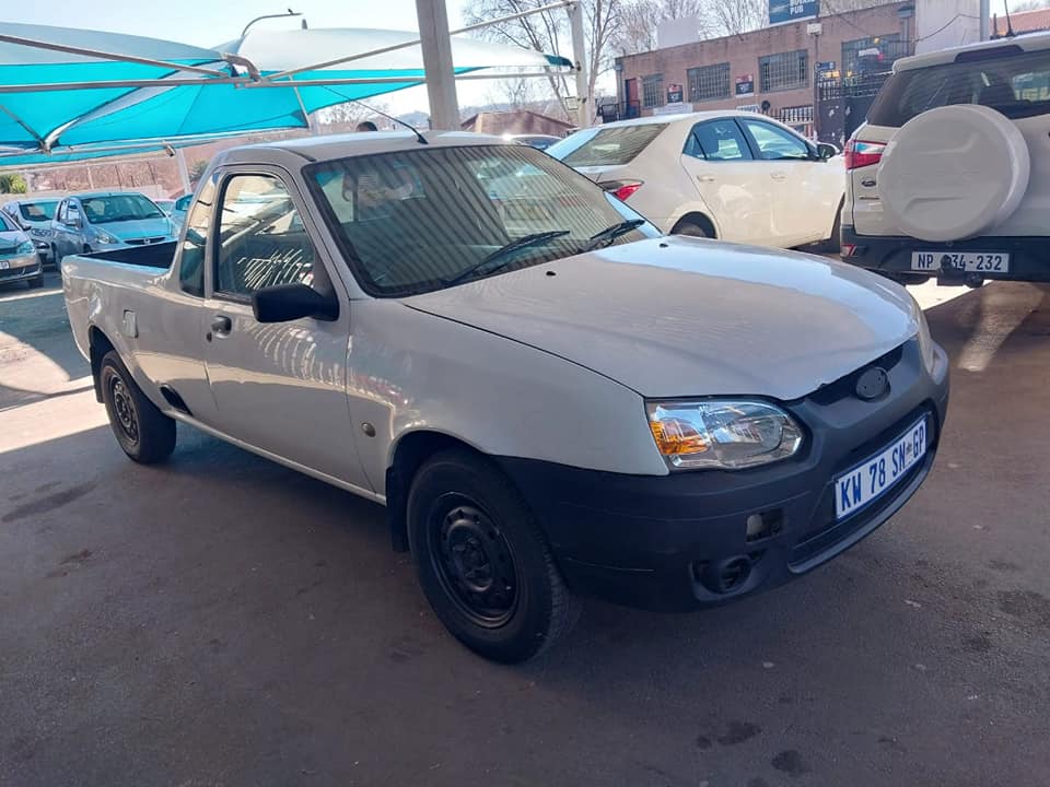 2011 FORD BANTAM 1.3 82 000KM WHITE COLOR MANUEL PETROL