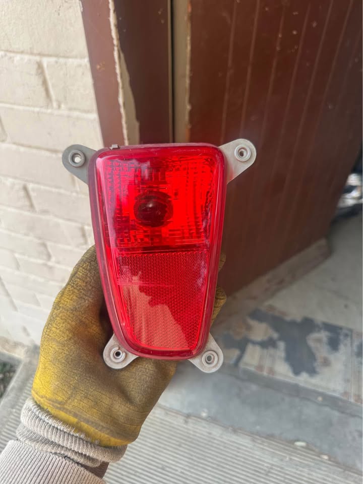 Kia Picanto MK Drivers right side Rear Bumper Fog Light 92405-1Y500 - Private Seller Kia Picanto MK Drivers right side Rear Bumper Fog Light 92405-1Y500 - Private Seller
