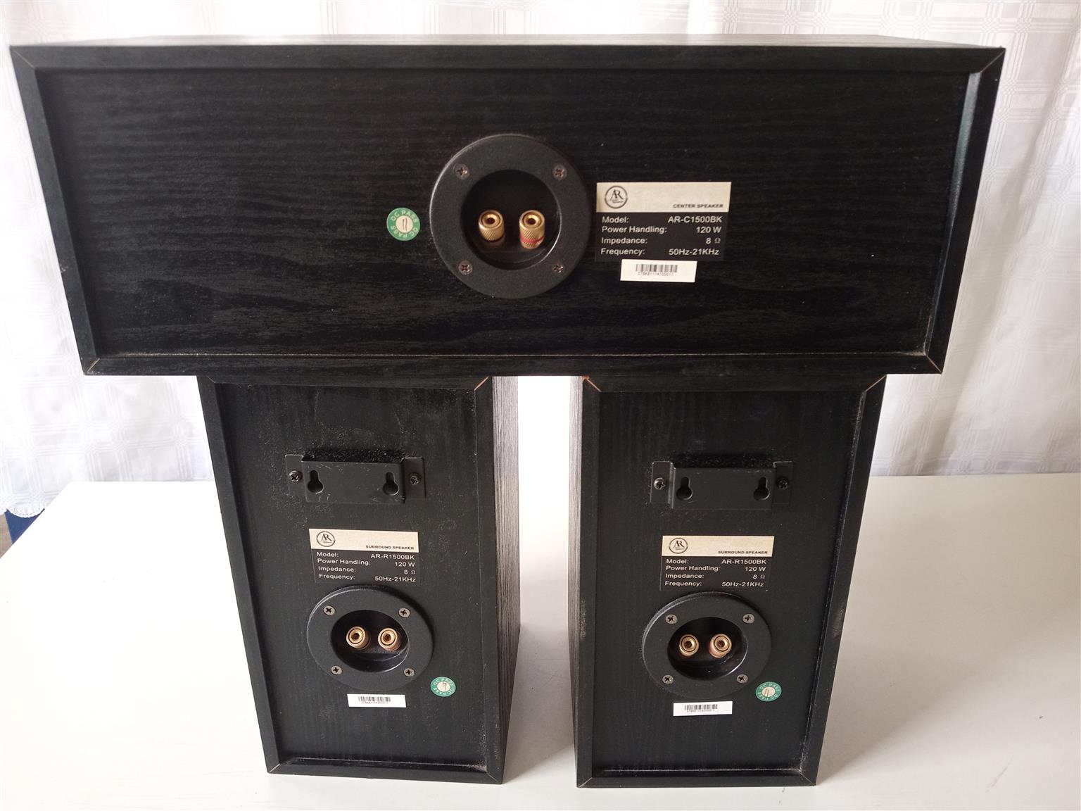 AR – Acoustic Research Surround & Centre Speakers