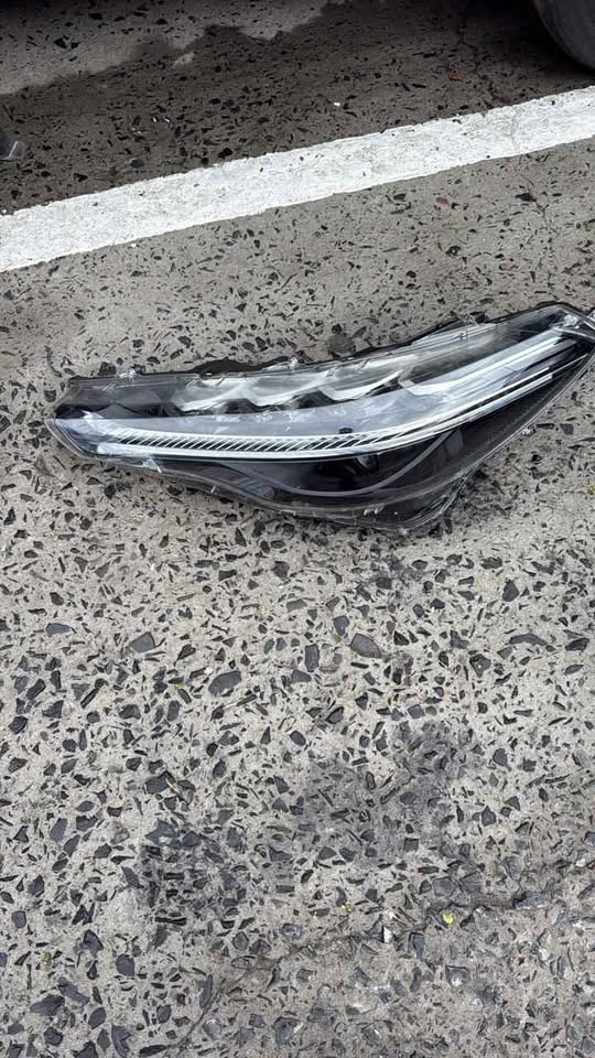 Toyota Corolla Cross headlight - Private Seller Toyota Corolla Cross headlight - Private Seller
