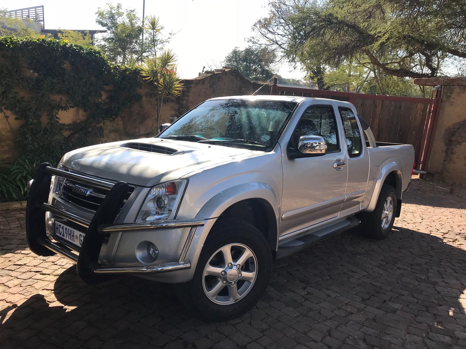2008 Isuzu KB Extended cab KB 300 D TEQ LX A/T P/U E/