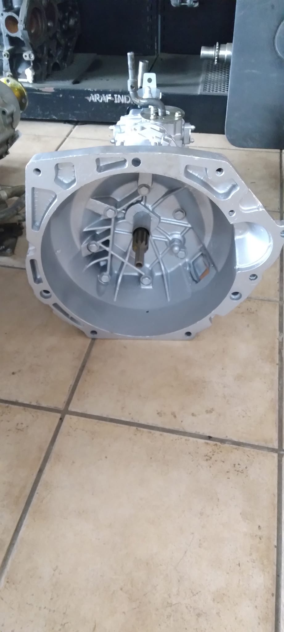 MAHIUNDRA 2.2 S11 4X4 GEARBOX MAHIUNDRA 2.2 S11 4X4 GEARBOX