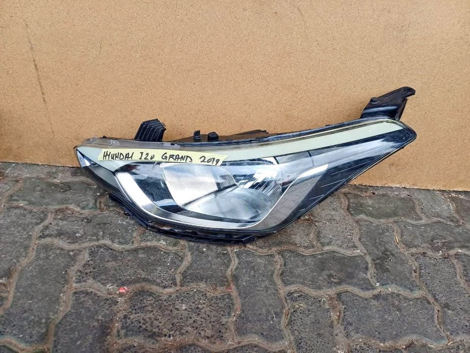 Hyundai i20 Grand headlight - Private Seller Hyundai i20 Grand headlight - Private Seller