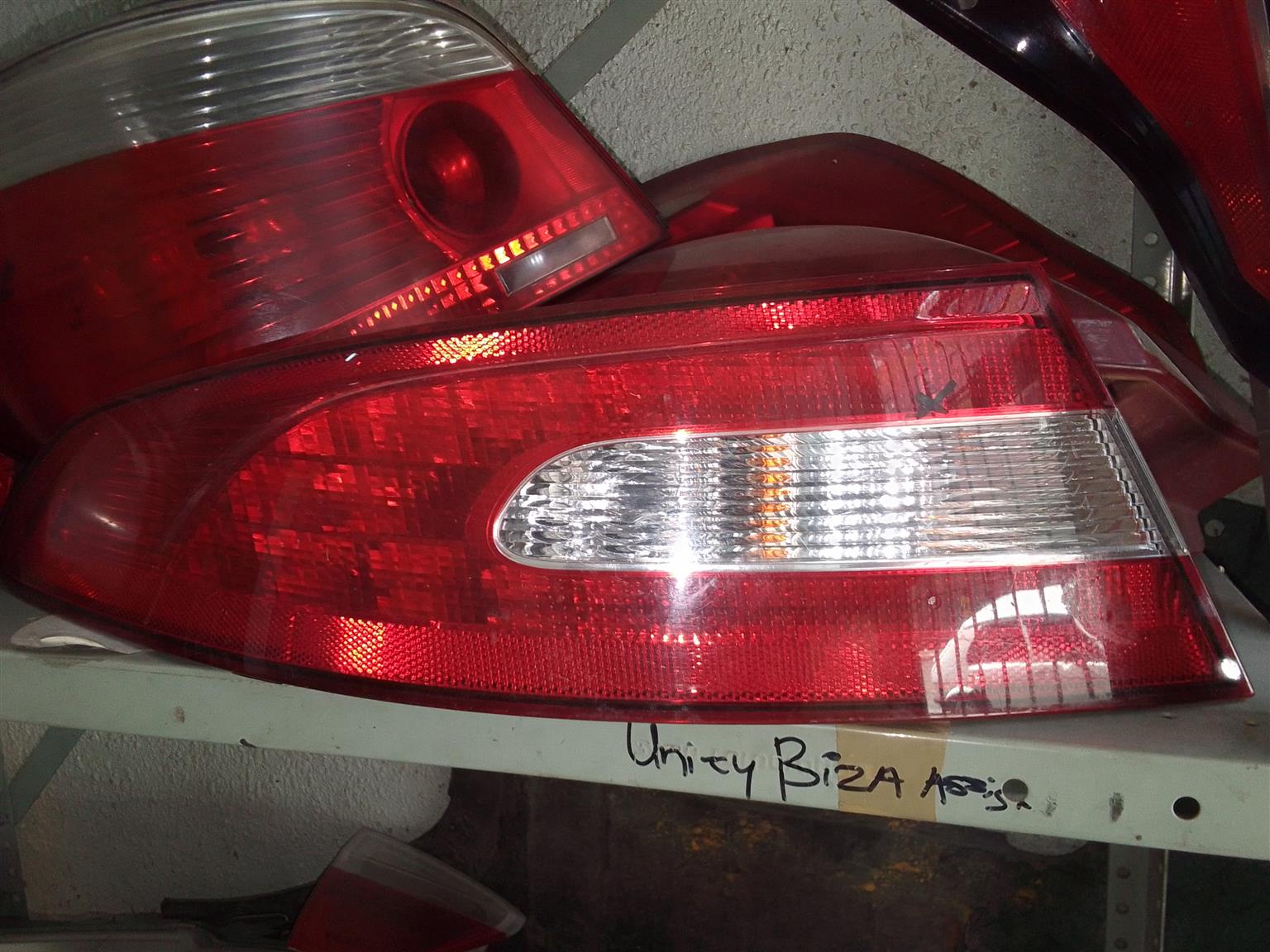 KIA RIO 2011 TAILIGHT FOR SALE - Private Seller