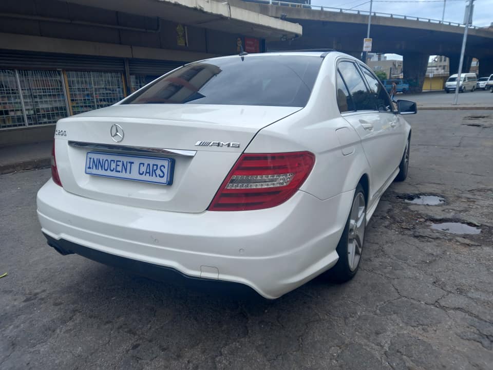 2013 MERCEDES-BENZ C200 PETROL, AUTOMATIC TRANSMISSION, WHITE COLOUR, 94000KM