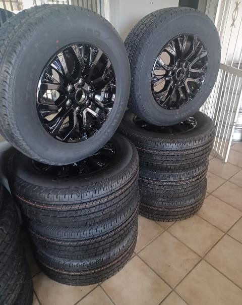 Ford Stormtrack/Thunder 18" original mags with brand new 265/60/18 Continental c - Private Seller Ford Stormtrack/Thunder 18" original mags with brand new 265/60/18 Continental c - Private Seller