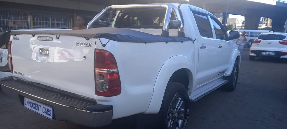 2014 TOYOTA HILUX 3.0 D4D RAIDER DIESEL DOUBLE CAB, MANUAL, WHITE,