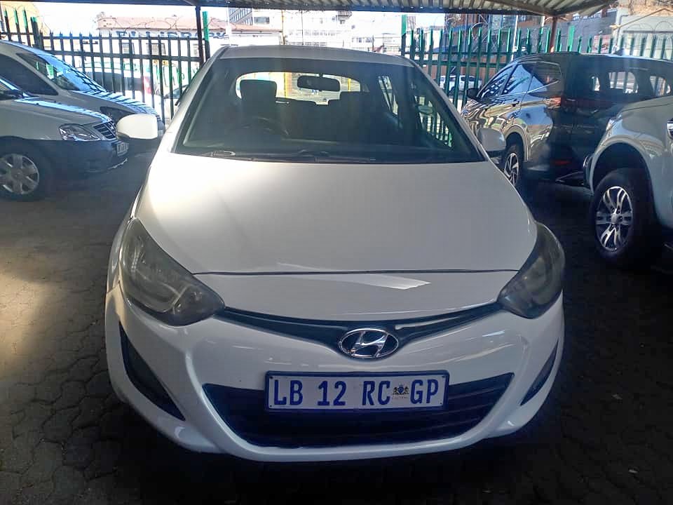 Hyundia i120 1.4 Manual petrol  2013 White