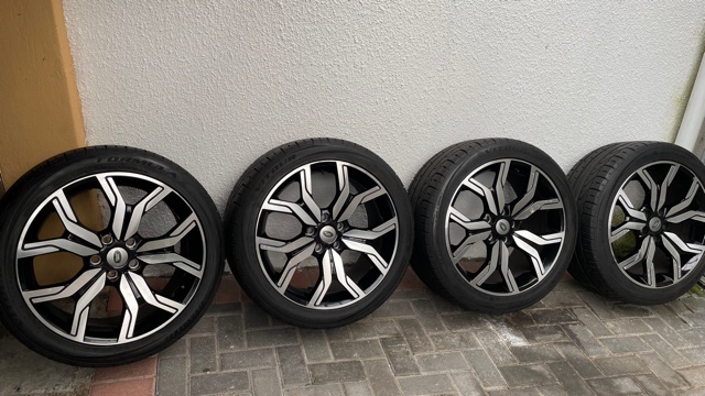 Rims & Tyres 20 inch x 9.5J - 5x120 PCD with  275/40 ZR20 Tyres - Private Seller