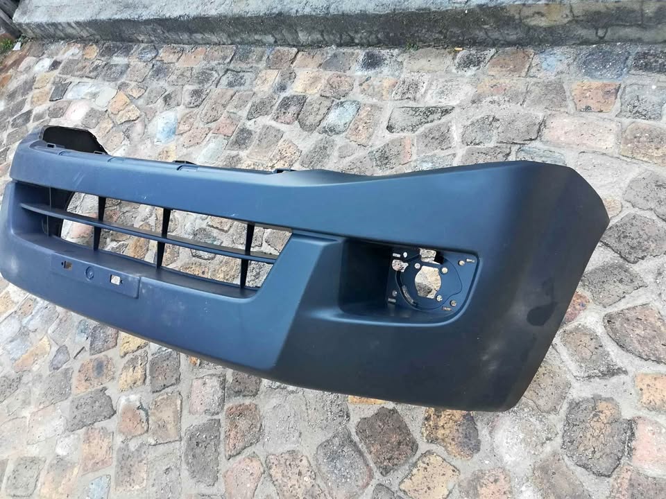 Isuzu d-tec 04-07 fr bumper with 4x2 - Private Seller Isuzu d-tec 04-07 fr bumper with 4x2 - Private Seller