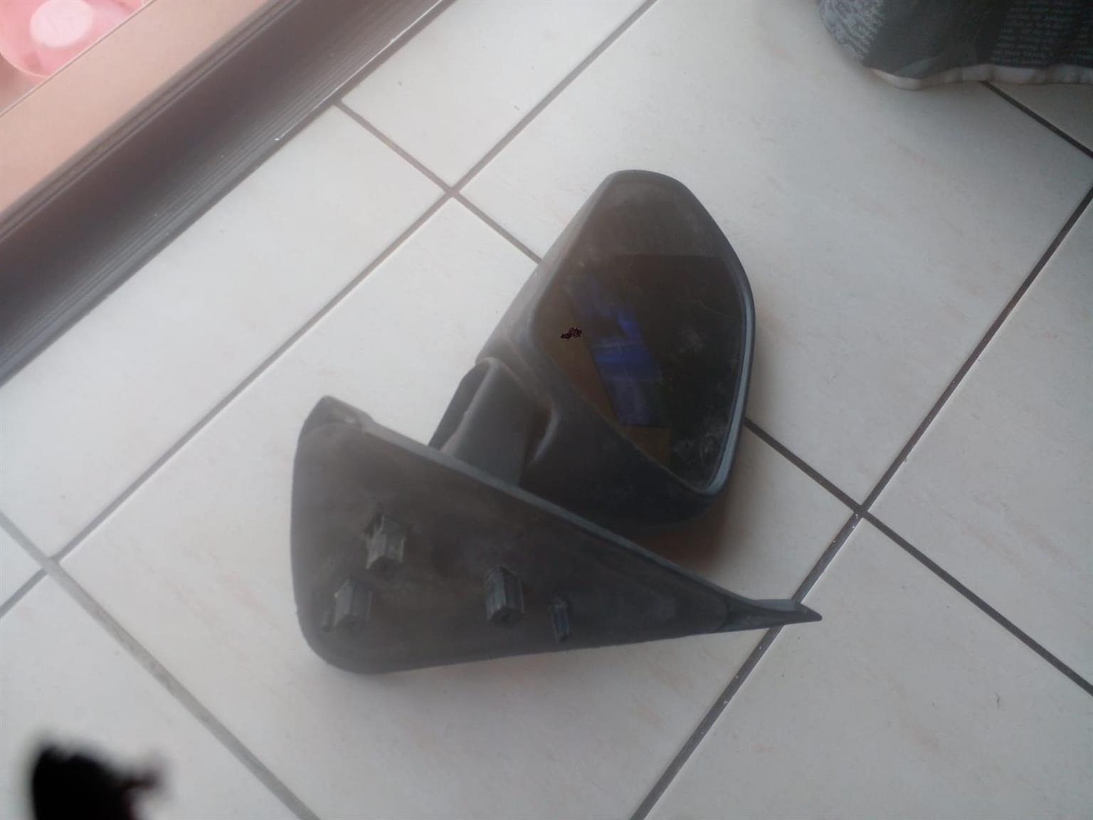 datsun go left mrror - Private Seller