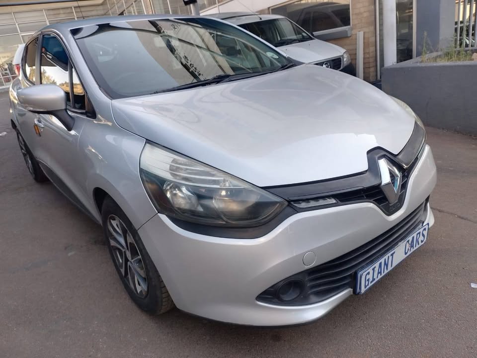 Renault clio hatchback