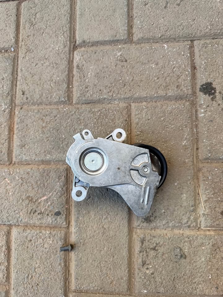 Kia Cerato / Hyundai Tensioner Pulley - Private Seller Kia Cerato / Hyundai Tensioner Pulley - Private Seller