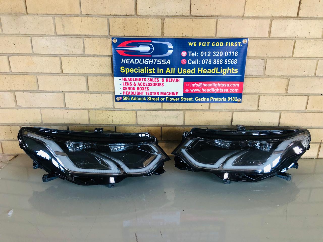Range Rover Discovery Sport left and right side LED xenon headlights - Private Seller Range Rover Discovery Sport left and right side LED xenon headlights - Private Seller